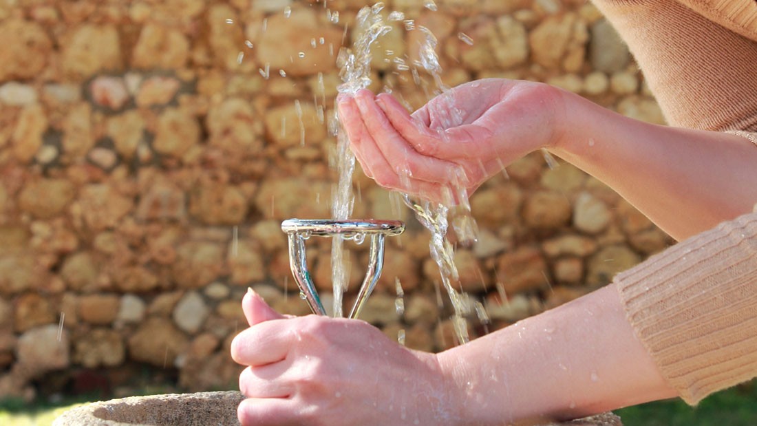 Abastecimento de água potável em hotéis e resorts
